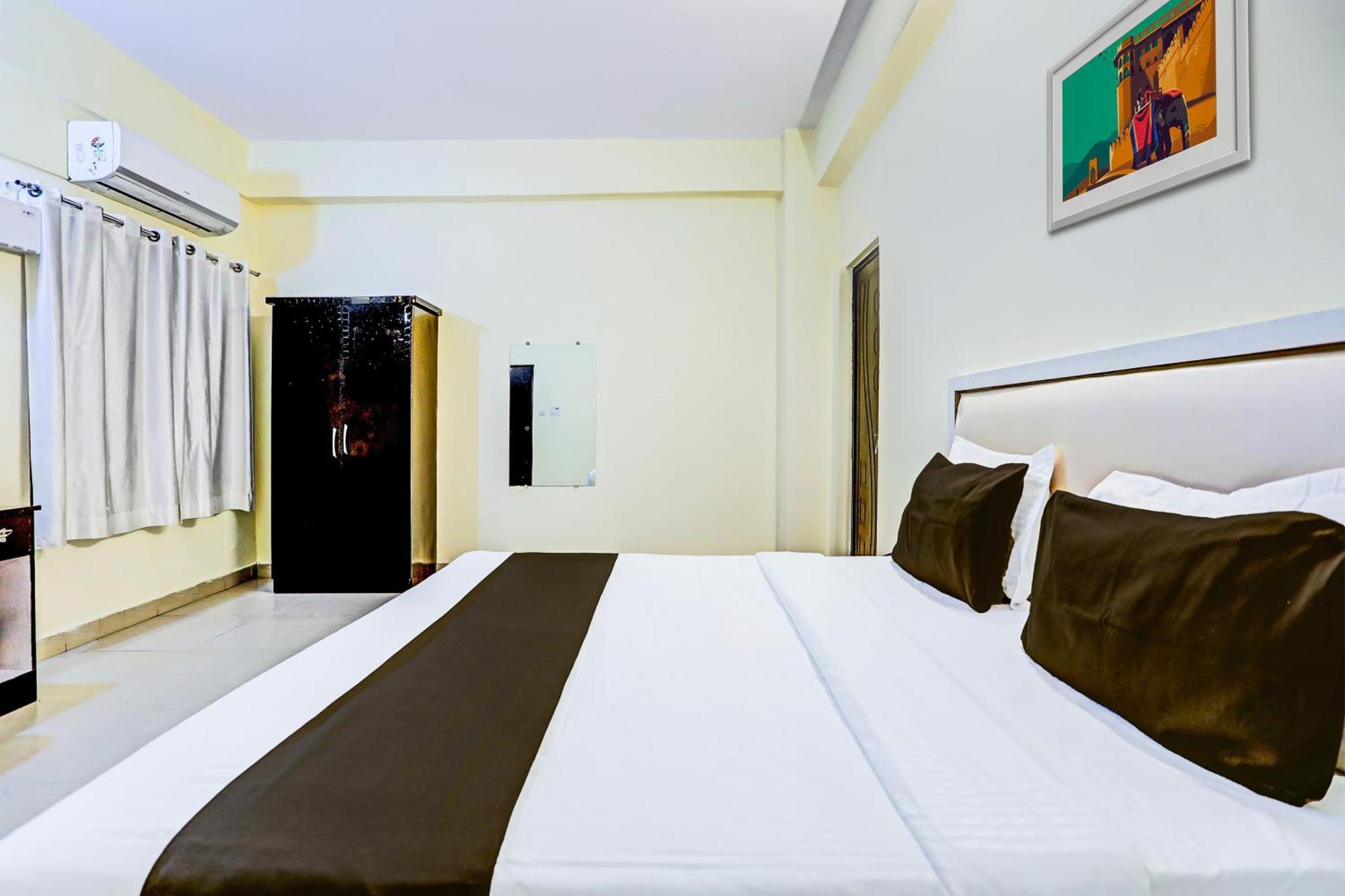 Super Hotel O Hyderabad Gate Iit Bhu Kakarmatha Zewnętrze zdjęcie
