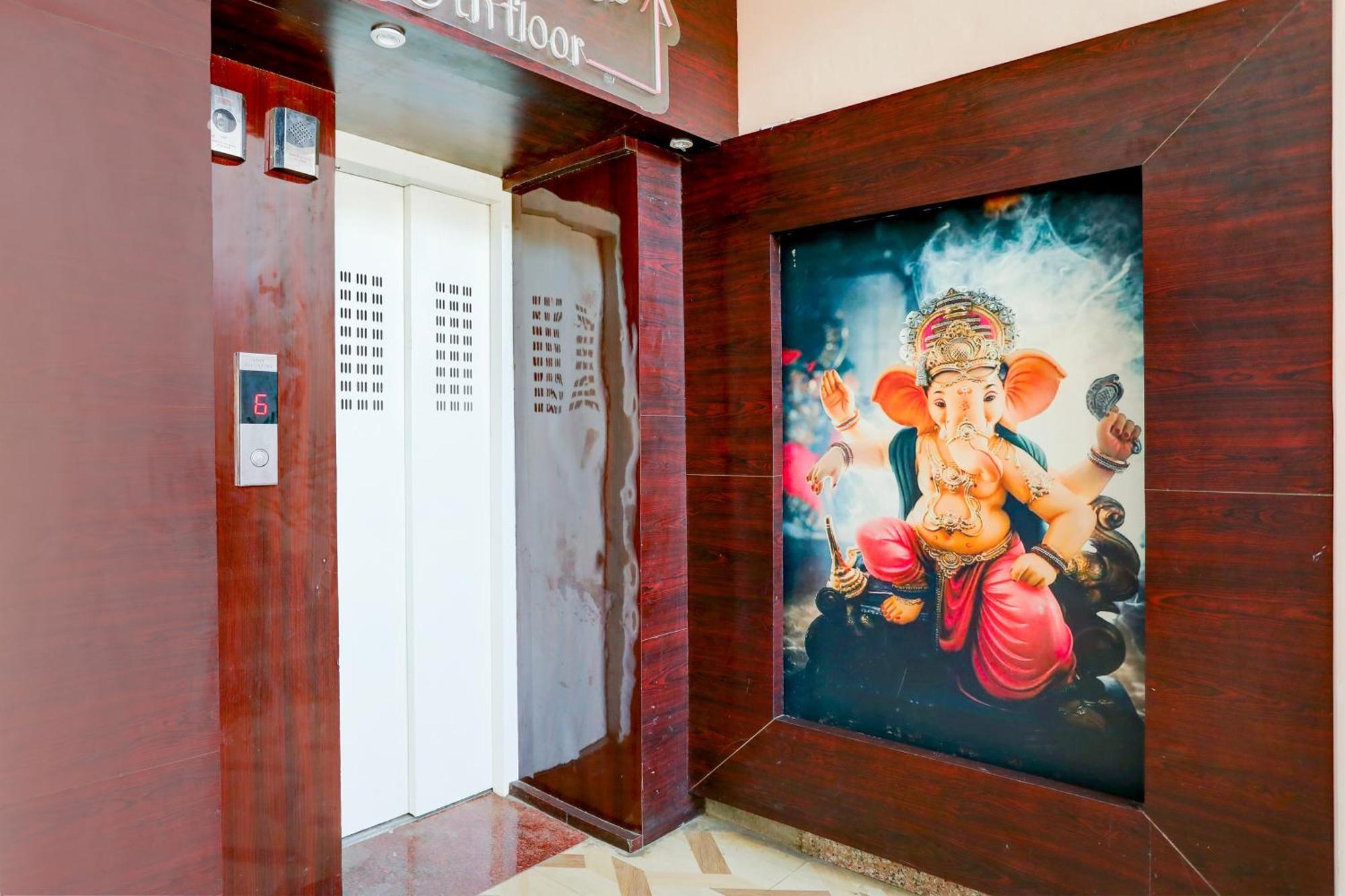 Super Hotel O Hyderabad Gate Iit Bhu Kakarmatha Zewnętrze zdjęcie