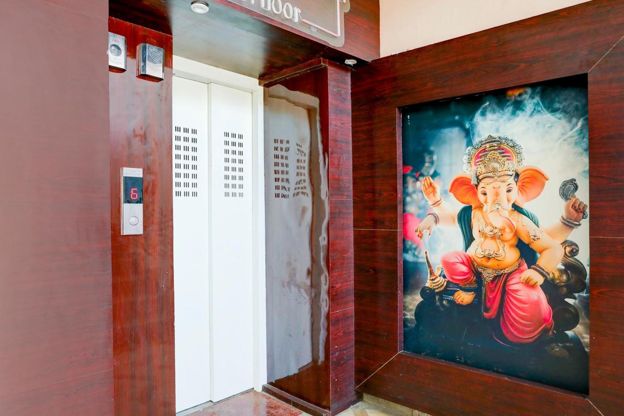 Super Hotel O Hyderabad Gate Iit Bhu Kakarmatha Zewnętrze zdjęcie